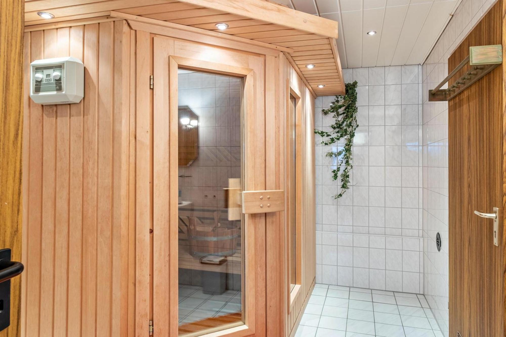 Ferienwohnung Bei Franka Mit Sauna Freiburg im Breisgau Exterior foto